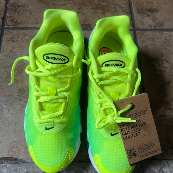 Nike AirMax Dn8 size 8 (new with tags!) - Picture 3 of 4